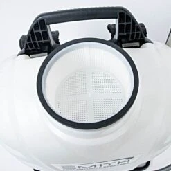 SMITH VARIABLE FLOW 18V BATTERY BACKPACK SPRAYER 4 GALLON -Garden Care 190679 fill port