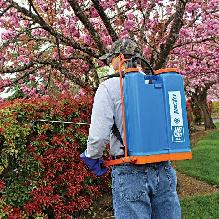 Jacto 4 Gallon Backpack Sprayer With Poly Piston Pump, Blue 2 Jacto 4 Gallon Backpack Sprayer With Poly Piston Pump, Blue - Image 2