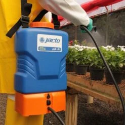 Jacto 2 Gallon Battery Powered Shoulder Carry Sprayer -Garden Care pjb 8c 2