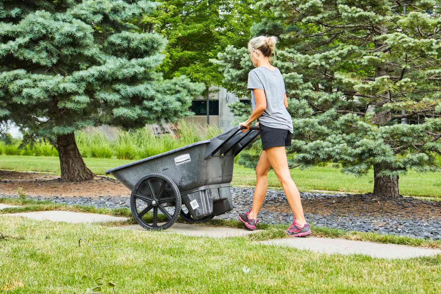 Garden Care -Garden Care spr wheelbarrow test rubbermaid commercial products big platic yard cart hwortock 00097 e10f725b4a3e4e45b2dd4653204e5f23